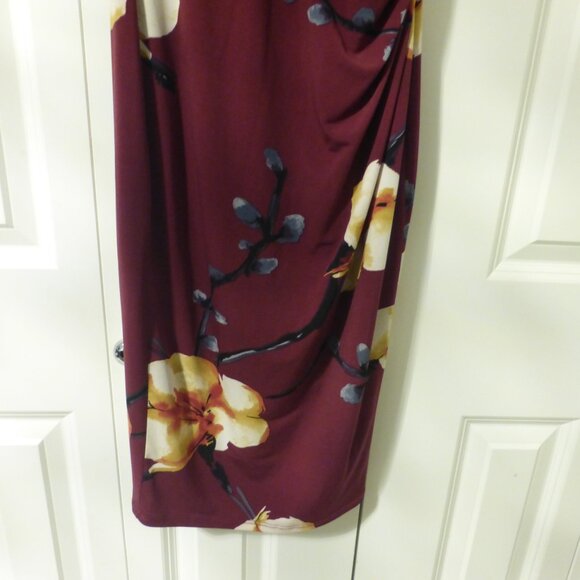 LE-CHATEAU burgundy floral print midi dress with cinched side - Picture 5 of 7